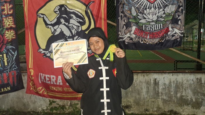 Indah Putri Suryani Raih Medali Emas di Batang Hari Tangguh Pencak Silat Cup I