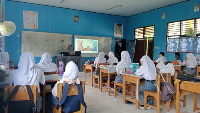 Siswa Kelas XII C Pelajari Dampak Revolusi Industri 4.0 dan 5.0 Siswa Kelas XII C Pelajari Dampak Revolusi Industri 4.0 dan 5.0