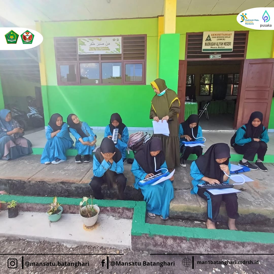 Antusiasme Siswa MAN 1 Batang Hari Ikuti Kegiatan Ekstrakurikuler Drum Band 