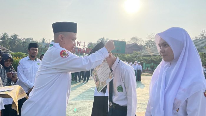 Penyematan Tanda Peserta dan Balon Kasih Sayang Warnai Pembukaan MATAMUDA MAN 1 Batang Hari Penyematan Tanda Peserta dan Balon Kasih Sayang Warnai Pembukaan MATAMUDA MAN 1 Batang Hari