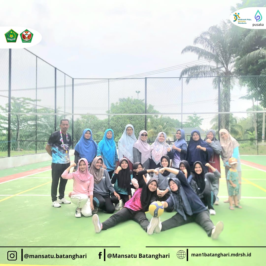 Latihan Voli Kolaboratif Guru dan Siswa Menuju Kompetisi HAB