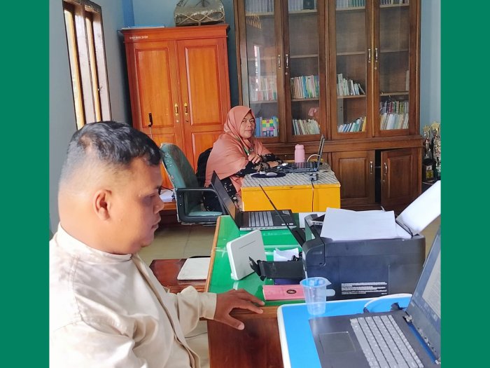 Tenaga Pendidik MAN 1 Batanghari Awasi Ujian TKA di Ponpes Ar-Rahman Tenaga Pendidik MAN 1 Batanghari Awasi Ujian TKA di Ponpes Ar-Rahman