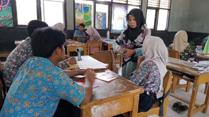 Tanamkan Cinta Kebaikan, PBM Al-Quran Hadis Kelas XII D MAN 1 Batang Hari Terapkan Deep Learning Berbasis Cinta