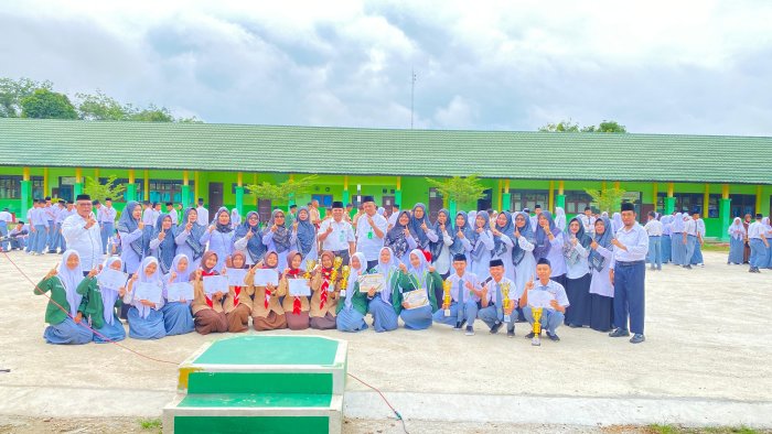 Enam Siswa MAN 1 Batang Hari Raih Juara OMI 2025 Tingkat Kabupaten