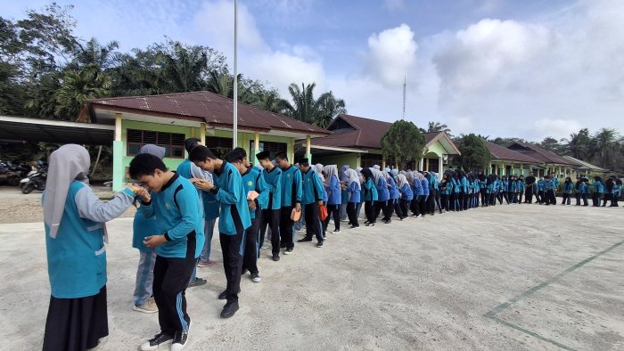 Hangatnya Silaturahmi Sambut Ramadan, Keluarga Besar MAN 1 Batang Hari Gelar Doa Bersama dan Salam-Salaman