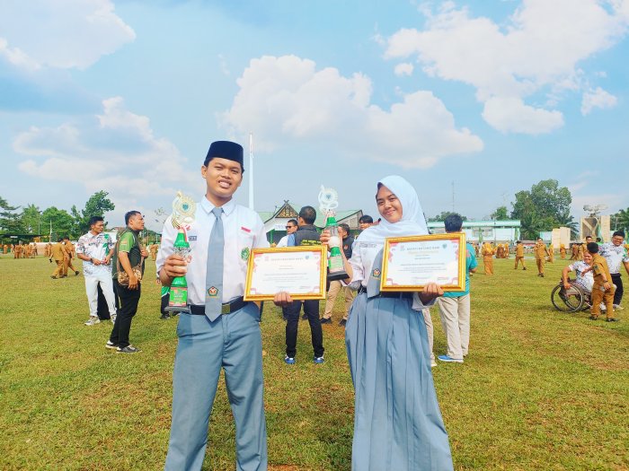 MAN 1 Batang Hari Raih Tropi Juara dalam Ajang Gerak Jalan Tingkat Kabupaten Batang Hari