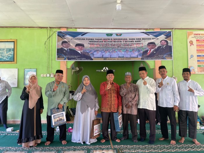Terima Kasih atas Pengabdian, MAN 1 Batang Hari Gelar Pelepasan Purna Tugas dan Mutasi Guru Terima Kasih atas Pengabdian, MAN 1 Batang Hari Gelar Pelepasan Purna Tugas dan Mutasi Guru