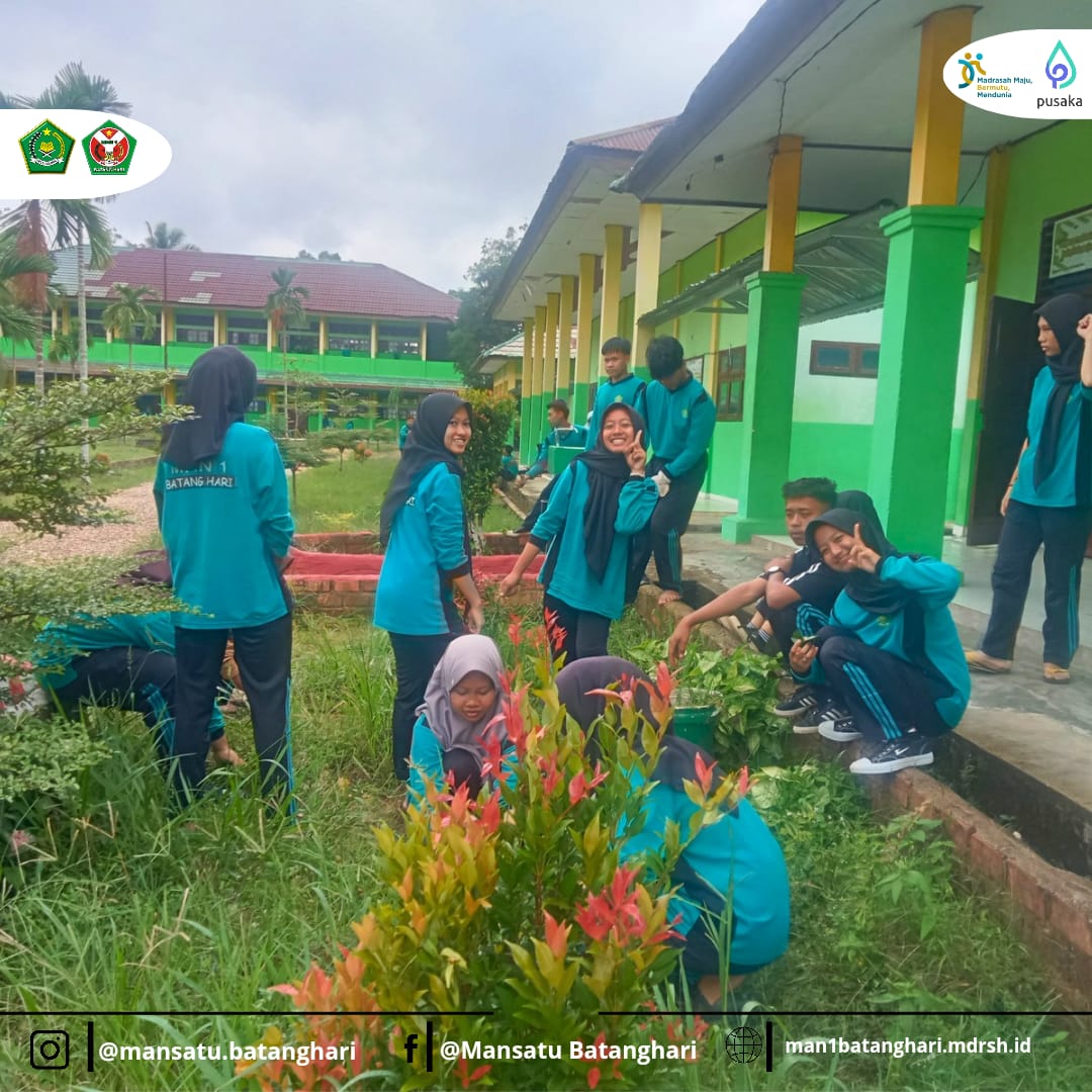 Jumat Bersih di MAN 1 Batang Hari