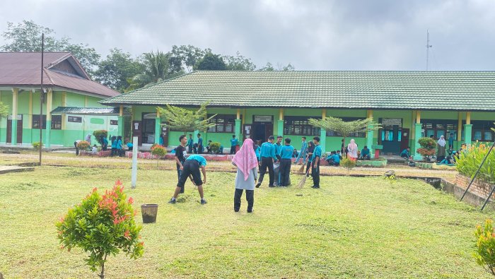MAN 1 Batanghari Gelar Gotong Royong Sambut Madrasah Asri dan TKA MAN 1 Batanghari Gelar Gotong Royong Sambut Madrasah Asri dan TKA