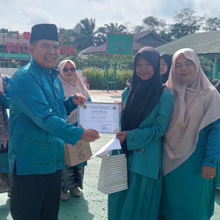 Tiga Siswa XI C Raih Peringkat Teratas dan Juara Umum Tiga Siswa XI C Raih Peringkat Teratas dan Juara Umum