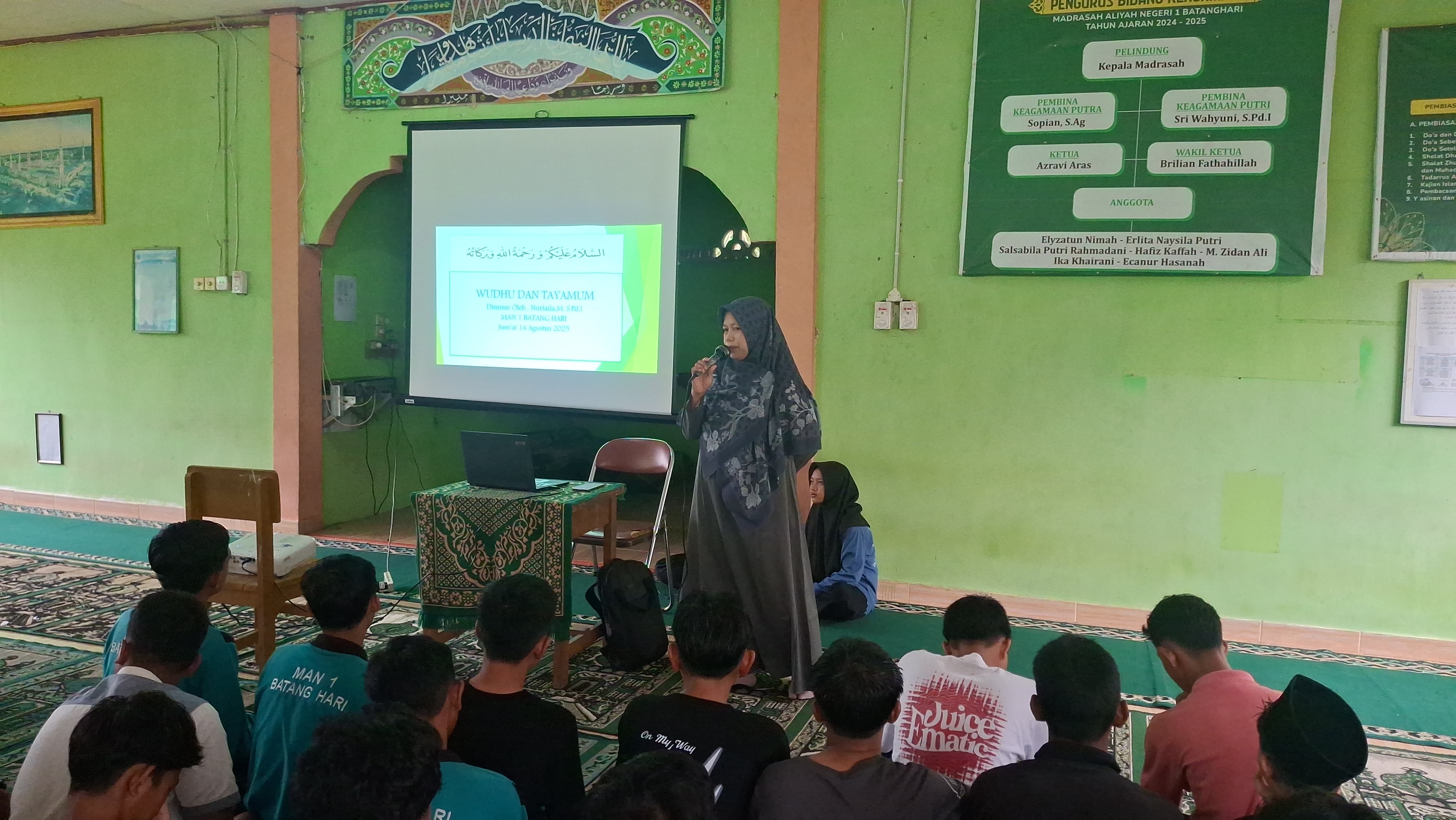 MAN 1 Batang Hari Gelar Kajian Islam Bertema Fiqih Wudhu dan Tayammum MAN 1 Batang Hari Gelar Kajian Islam Bertema Fiqih Wudhu dan Tayammum