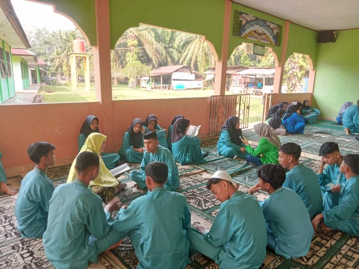 Cinta Al-Quran, Cinta Prestasi, Ekstrakurikuler Tahfidz XI D MAN 1 Batang Hari