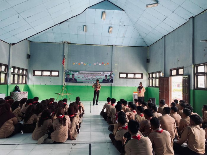 Satu Gerak, Seribu Makna, Latihan Semaphore Bangkitkan Semangat Kepemimpinan Pramuka Penegak MAN 1 Batang Hari