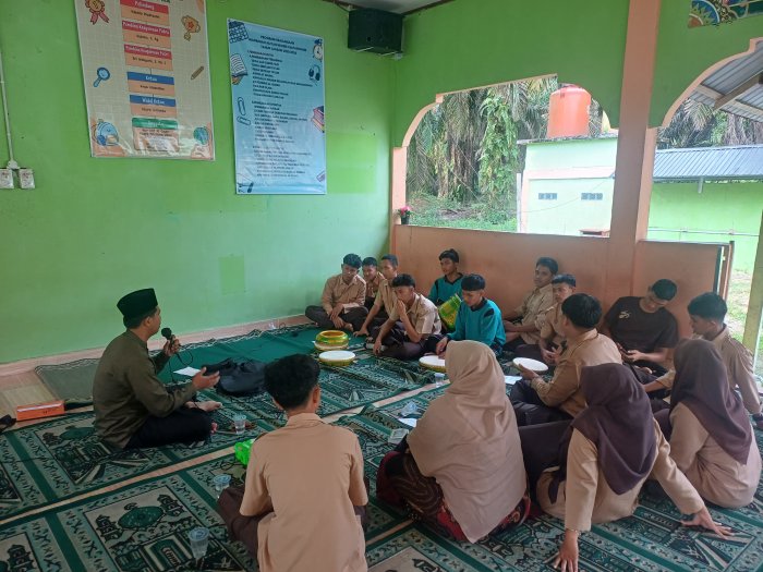 Hadroh Al Mahabbah MAN 1 Batang Hari Matangkan Persiapan Sambut Peringatan Isra' Mi'raj