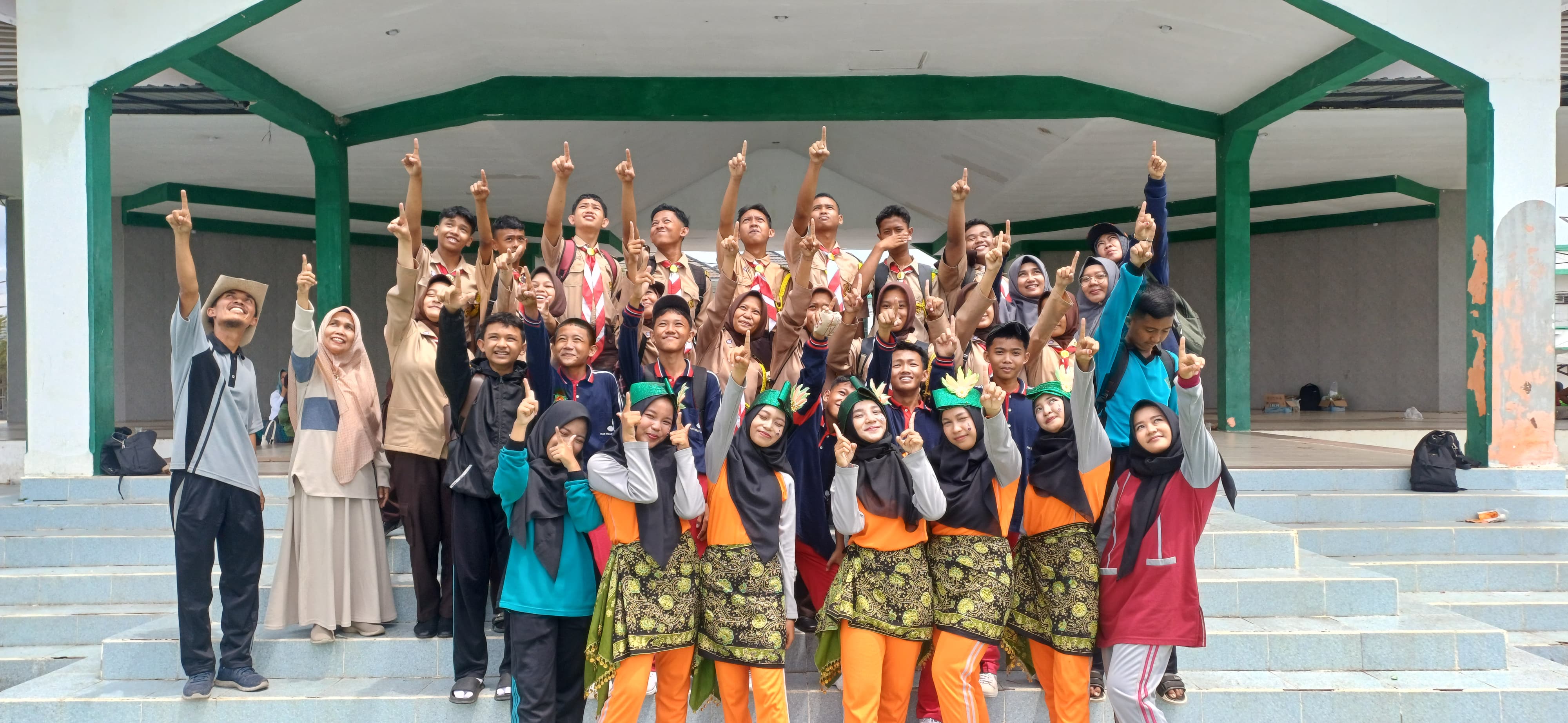 Duta MAN 1 Batang Hari Ikuti Ajang Lomba Senam dan LKBB Pramuka Duta MAN 1 Batang Hari Ikuti Ajang Lomba Senam dan LKBB Pramuka