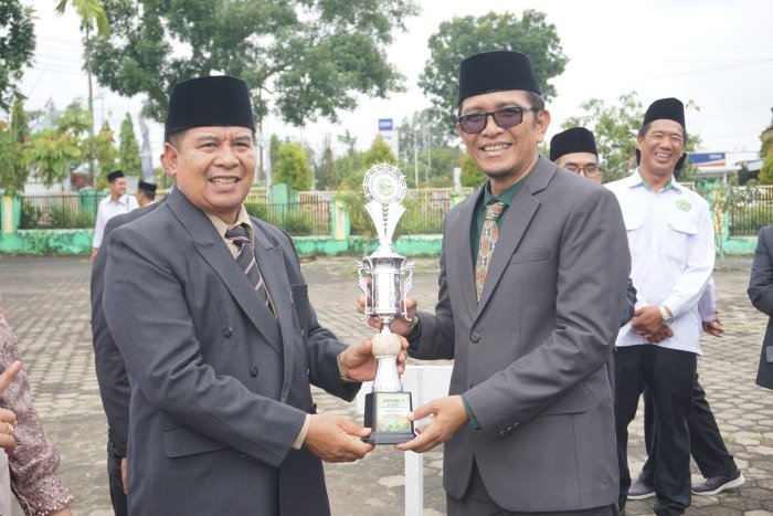 Prestasi MAN 1 Batang Hari pada HAB ke-80,Juara 1 Madrasah Asri dan Juara 3 Tenis Meja Putri