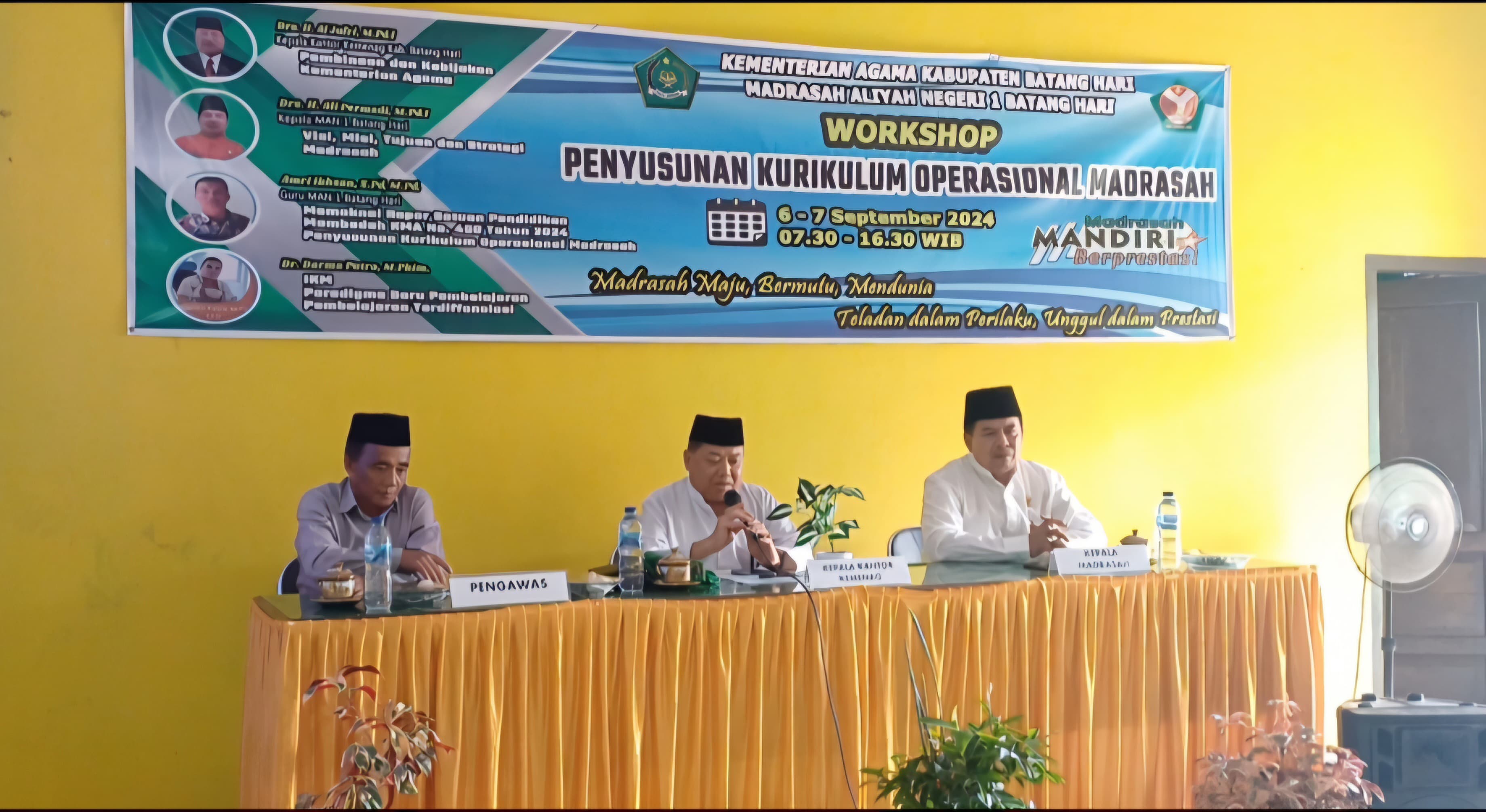 Workshop Penyusunan Kurikulum Operasional Madrasah Resmi Dibuka di MAN 1 Batanghari