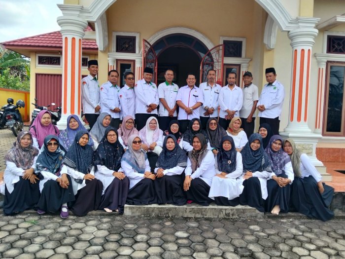 Hangatnya Silaturahmi Idul Fitri, Keluarga Besar MAN 1 Batang Hari Gelar Halalbihalal Penuh Kebersamaan