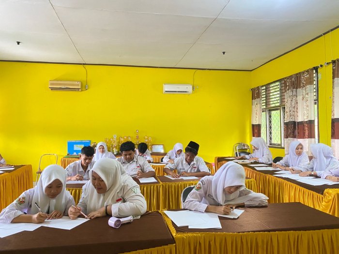 Literasi, Perempuan, dan Media Sosial, Wajah Baru Perjuangan Kartini
