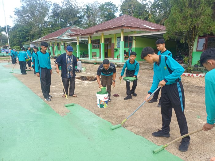 MAN 1 Batang Hari Terus Mempercantik Diri  Sambut Kedatangan Murid Baru