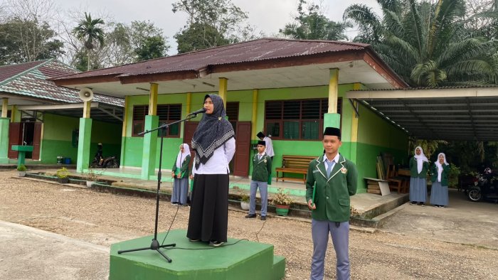Madrasahku Surgaku,Pesan Inspiratif Waka Humas MAN 1 Batang Hari dalam Upacara Bendera Madrasahku Surgaku,Pesan Inspiratif Waka Humas MAN 1 Batang Hari dalam Upacara Bendera