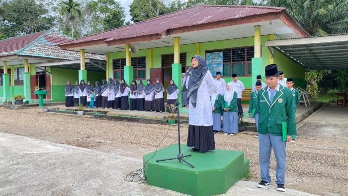 Amanat Pembina Upacara, Pendidikan Tak Hanya Nilai, tetapi Juga Karakter