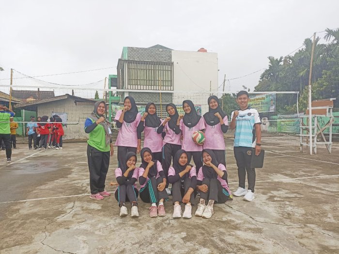 Semangat Pantang Menyerah Warnai Laga Voli Putri MAN 1 dan MAN 2 Batang Hari pada Peringatan HAB ke-80
