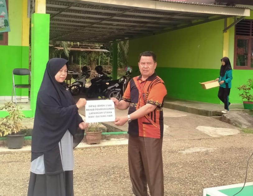 MAN 1 Batang Hari Peringati Milad ke-31 dengan Penggalangan Donasi untuk Palestina