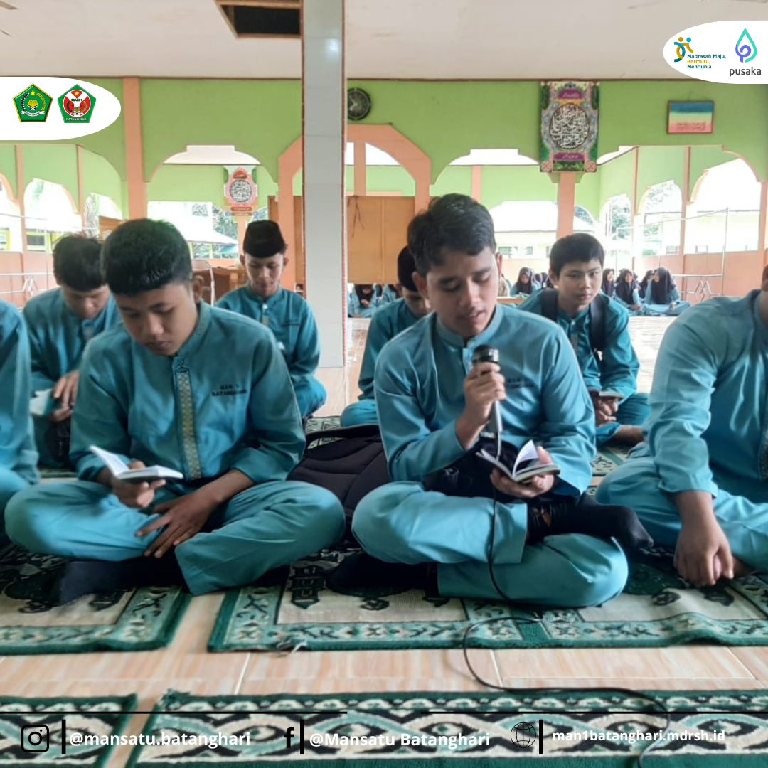 Pembacaan Surat Al Kahfi Warnai Jumat Pagi di MAN 1 Batanghari Pembacaan Surat Al Kahfi Warnai Jumat Pagi di MAN 1 Batanghari