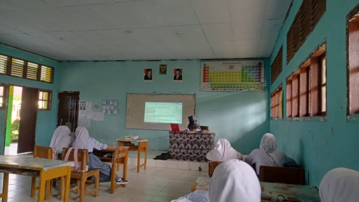 Pembelajaran Hadis di Kelas X D MAN 1 Batang Hari, Menumbuhkan Cinta Ilmu di Suasana Ramadan
