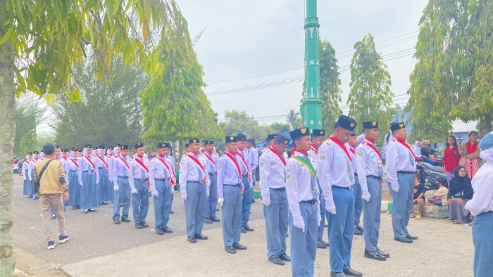 Langkah Tegap MAN 1 Batang Hari Warnai Gerak Jalan HUT ke-81 RI di Batang Hari Langkah Tegap MAN 1 Batang Hari Warnai Gerak Jalan HUT ke-81 RI di Batang Hari