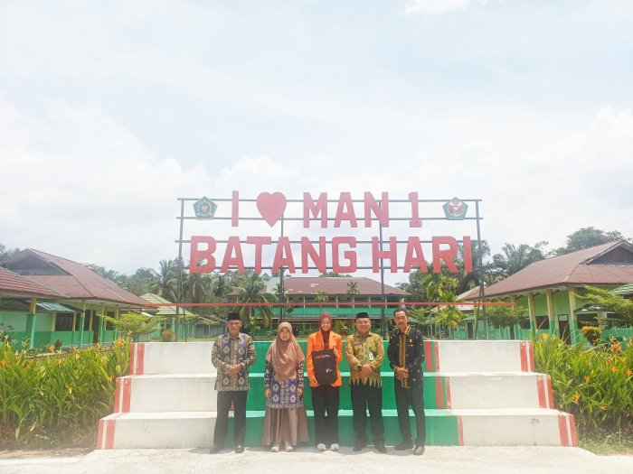 UAD Sosialisasikan Penerimaan Mahasiswa Baru di MAN 1 Batang Hari