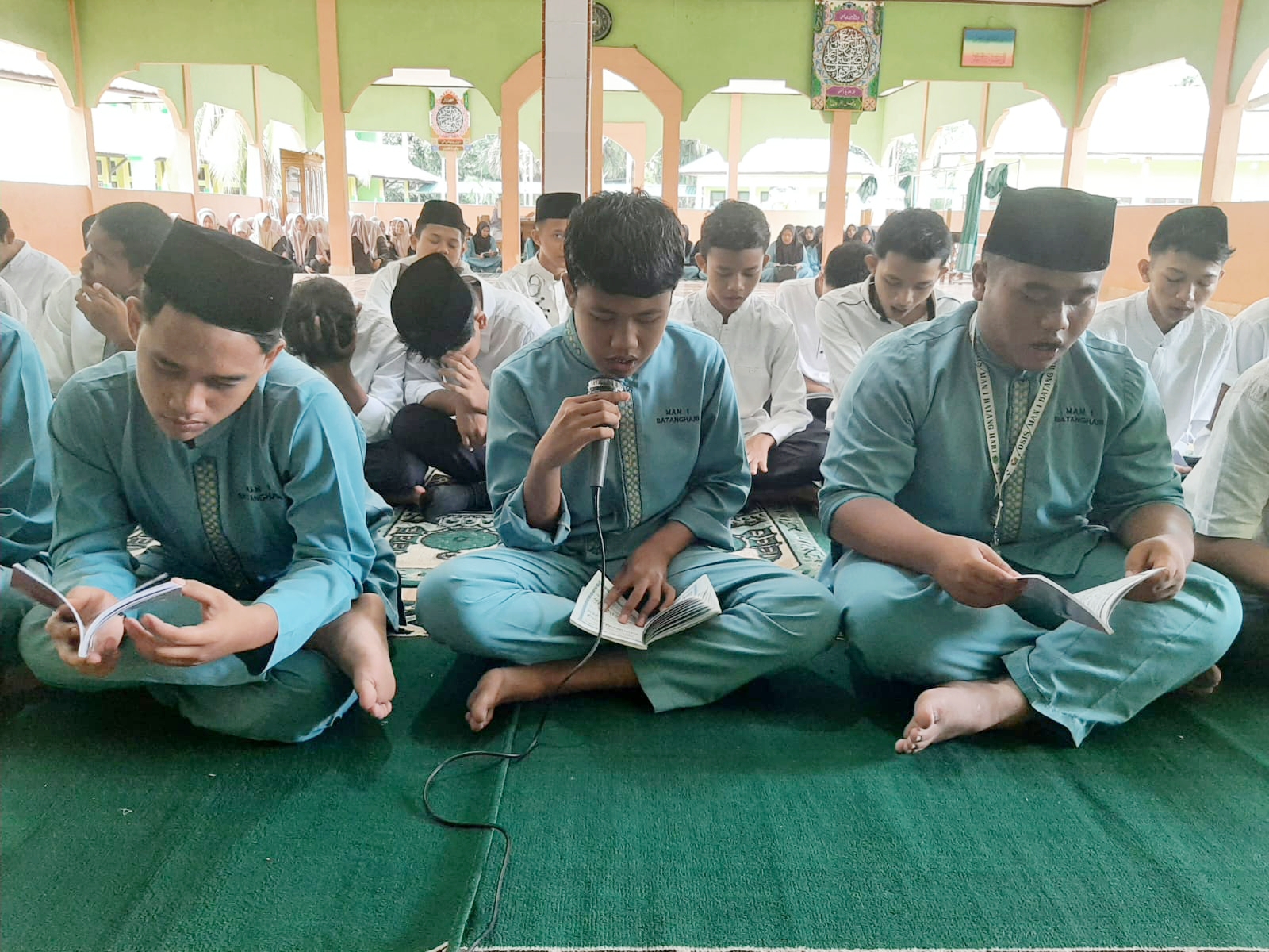 MAN 1 Batanghari Gelar Yasinan dan Doa untuk Keberangkatan Haji Ustadzah Prishidayati MAN 1 Batanghari Gelar Yasinan dan Doa untuk Keberangkatan Haji Ustadzah Prishidayati