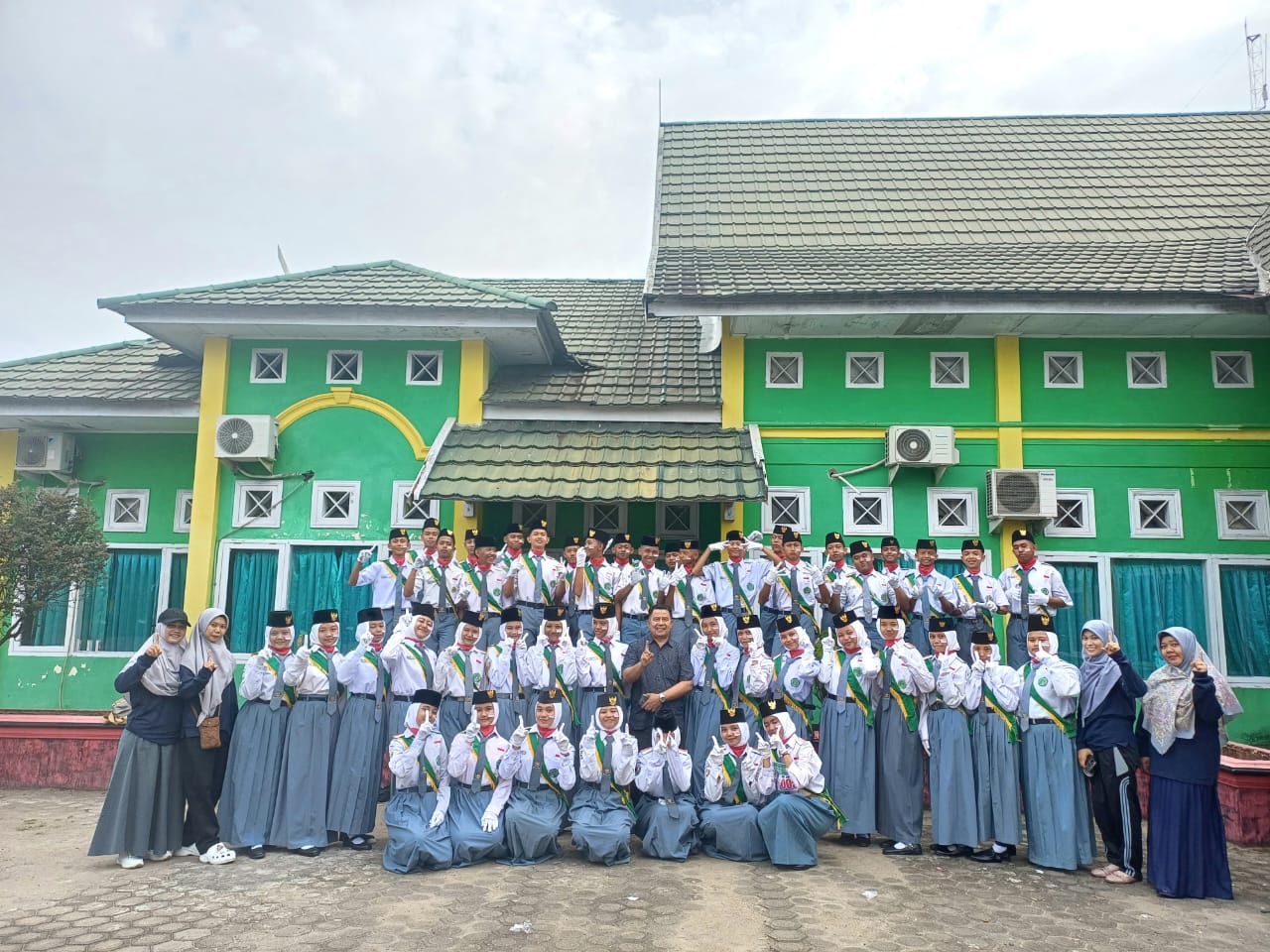 Pawai Pembangunan Batanghari Rayakan HUT RI ke-79 : Nusantara Baru Indonesia Maju