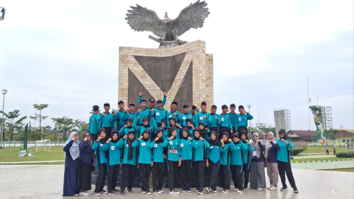 Siswa MAN 1 Batang Hari Ikuti Lomba Gerak Jalan Tarkam 2025 Kemenpora Siswa MAN 1 Batang Hari Ikuti Lomba Gerak Jalan Tarkam 2025 Kemenpora
