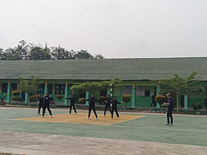 Lomba Senam Pramuka Dan Senam Melayu Nusantara Gemparkan Hari Pertama Class Meeting MAN 1 Batang Hari Lomba Senam Pramuka Dan Senam Melayu Nusantara Gemparkan Hari Pertama Class Meeting MAN 1 Batang Hari