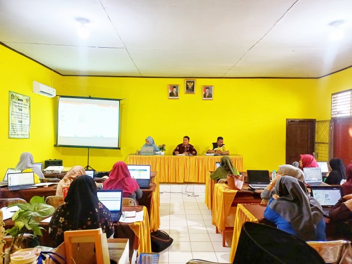 Evaluasi Menyeluruh Prestasi dan Karakter Siswa, MAN 1 Batang Hari Gelar Rapat Kenaikan Kelas Tahun Ajaran 2025/2026 Evaluasi Menyeluruh Prestasi dan Karakter Siswa, MAN 1 Batang Hari Gelar Rapat Kenaikan Kelas Tahun Ajaran 2025/2026