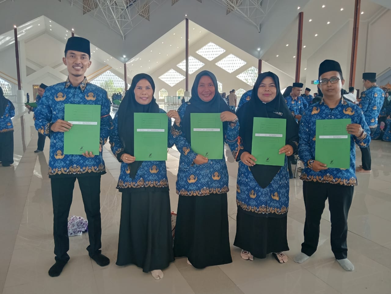 5 Orang PPPK MAN 1 Batanghari Dilantik 5 Orang PPPK MAN 1 Batanghari Dilantik