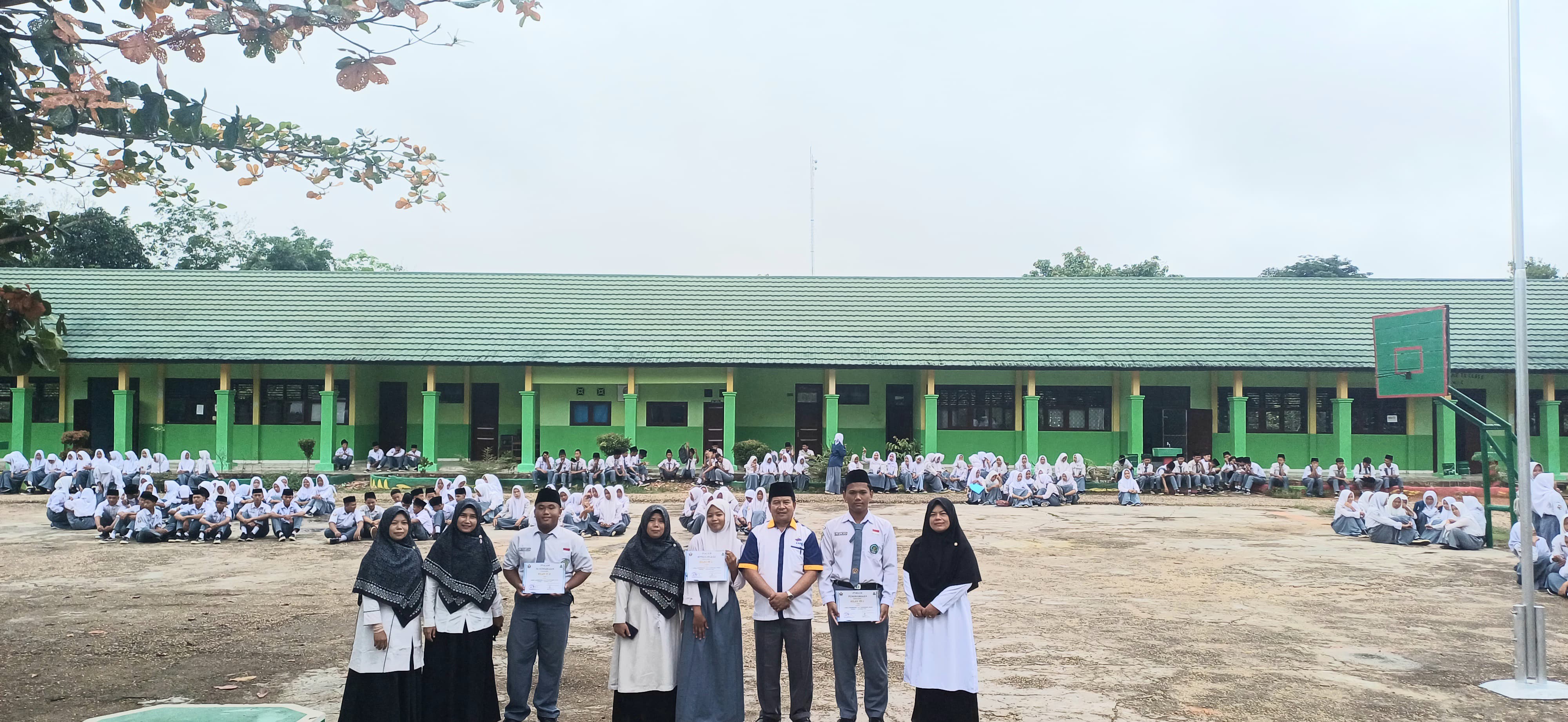 MAN 1 Batanghari umumkan juara Lomba Kebersihan dan keindahan Kelas