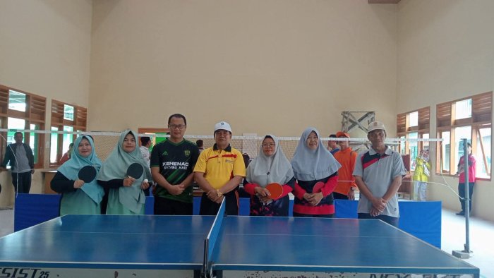 Tim Tenis Meja Putri MAN 1 Batanghari Raih Juara Tiga