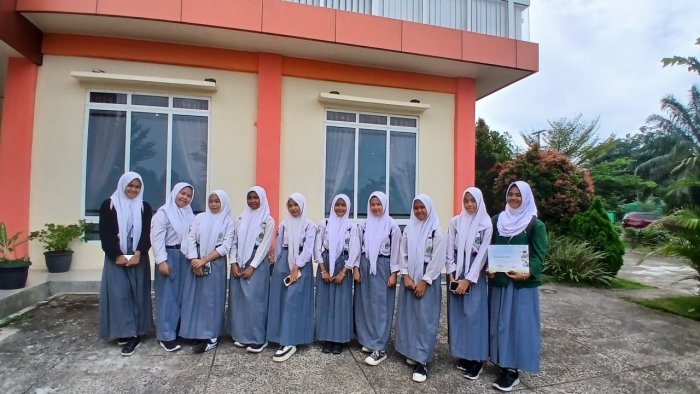 12 Siswa MAN 1 Batanghari Ikuti Puncak BalcuFest 2025