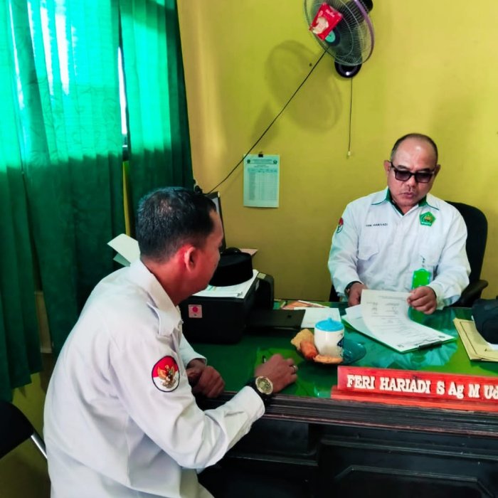 Menuju Pelayanan CERIA, Kepala TU dan Waka Akademik Perkuat Sinergi di MAN 1 Batang Hari Menuju Pelayanan CERIA, Kepala TU dan Waka Akademik Perkuat Sinergi di MAN 1 Batang Hari