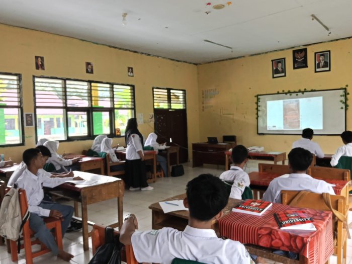 Eksplorasi Kriya Daerah, Siswa MAN 1 Batang Hari Asah Kreativitas dan Jiwa Wirausaha Eksplorasi Kriya Daerah, Siswa MAN 1 Batang Hari Asah Kreativitas dan Jiwa Wirausaha