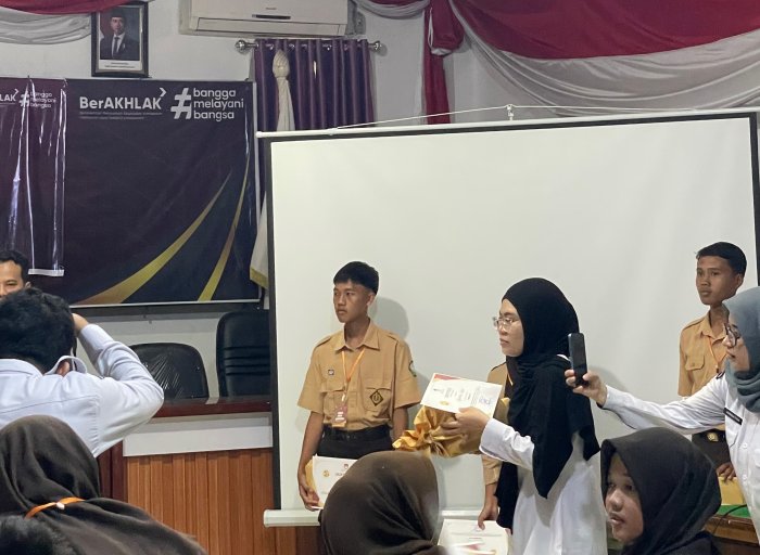 Siswa MAN 1 Batang Hari Raih Juara Tiga Kursus Kepemiluan