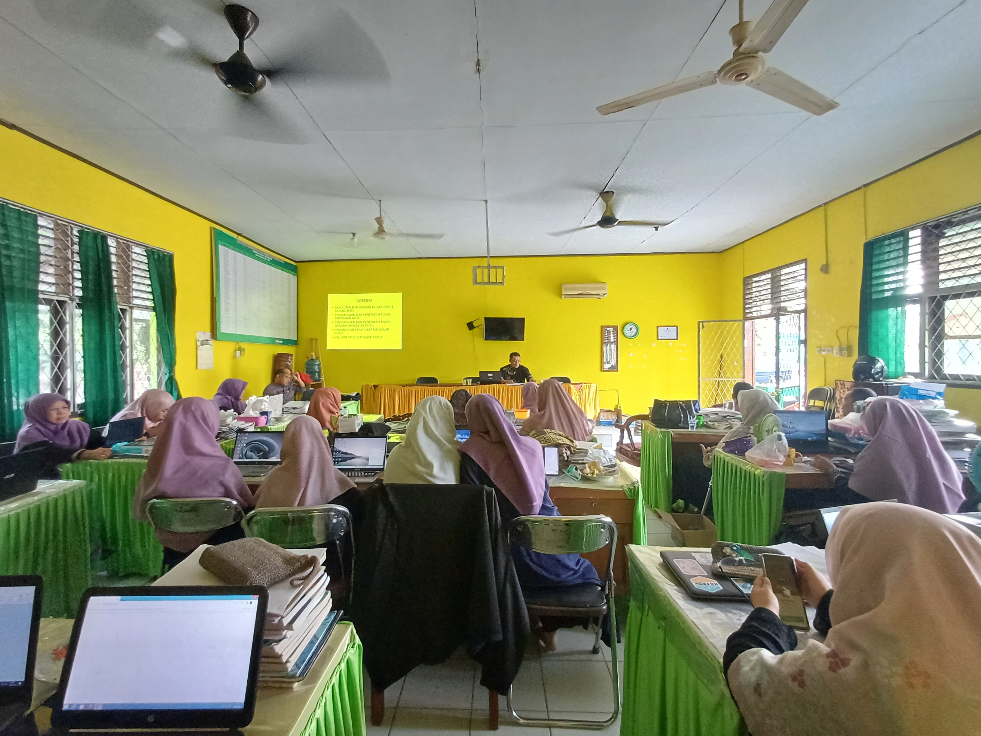 Rapat Persiapan Tahun Ajaran Baru 2024/2025 Mansa Batanghari Rapat Persiapan Tahun Ajaran Baru 2024/2025 Mansa Batanghari