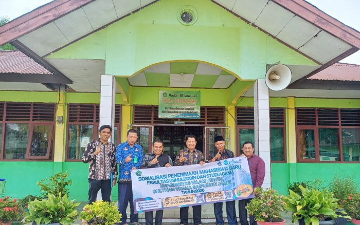 Bekali Siswa Fase F kelas XII, FUSA UIN STS Jambi Gelar Sosialisasi di Mushola MAN 1 Batang Hari Bekali Siswa Fase F kelas XII, FUSA UIN STS Jambi Gelar Sosialisasi di Mushola MAN 1 Batang Hari