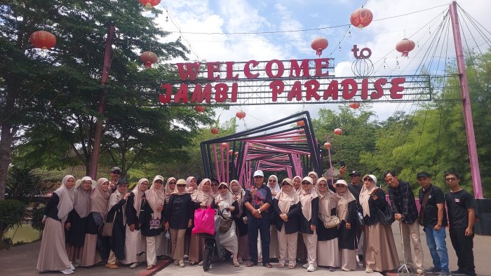 Study Edukasi dan Family Gathering, MAN 1 Batang Hari Akhiri Tahun Ajaran dengan Penuh Keceriaan Study Edukasi dan Family Gathering, MAN 1 Batang Hari Akhiri Tahun Ajaran dengan Penuh Keceriaan